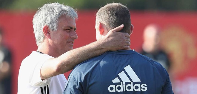 Rooney tiết lộ vị trí mới dưới thời Mourinho