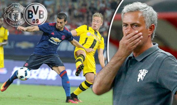 VIDEO: Màn phối hợp ấn tượng của MU ở bàn thắng ra mắt của Mkhitaryan