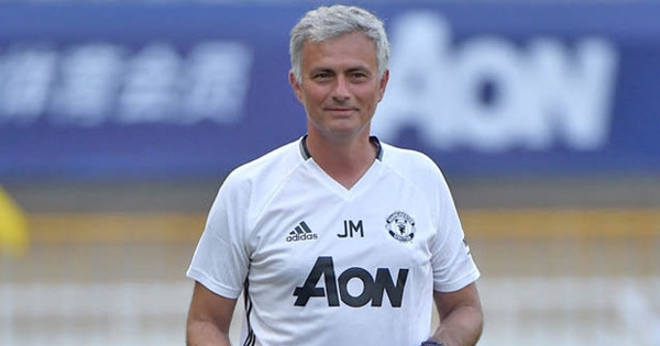 Chuyển nhượng tối 25/7: Mourinho quyết mua thêm hậu vệ
