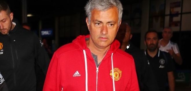 Cầu thủ MU 'méo mặt' vì Jose Mourinho