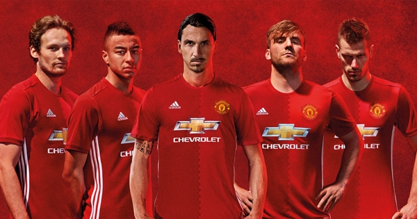 Vừa cập bến Man Utd, Ibrahimovic đã ‘đẻ trứng vàng’