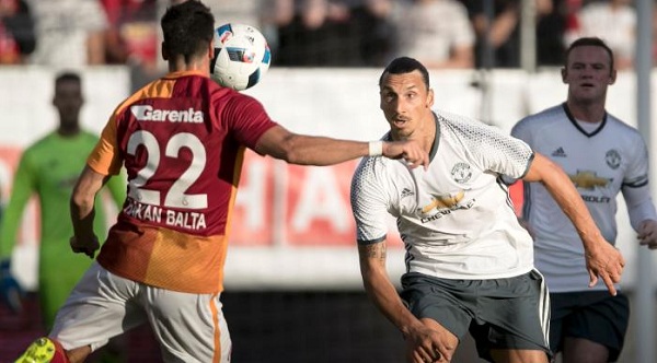 Ibrahimovic tiếp tục gây bất ngờ tại M.U