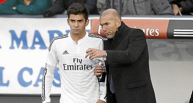 Con trai Zidane sắp sang Premier League thi đấu