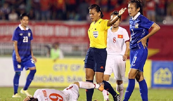 Trọng tài bắt trận Chung kết AFF Cup 2016 từng xử ép Việt Nam