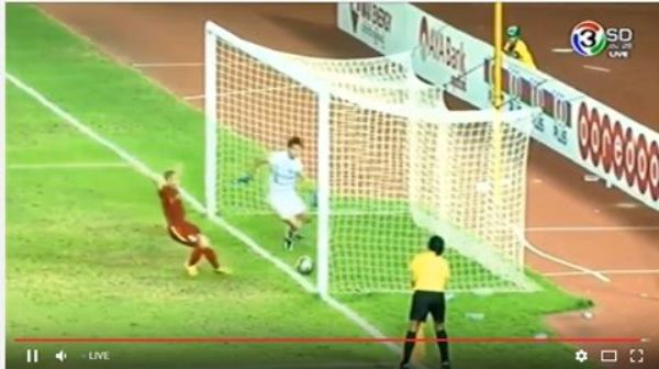 VIDEO: Trọng tài khiến ĐT Nữ Việt Nam mất oan chức vô địch ở loạt sút 11m