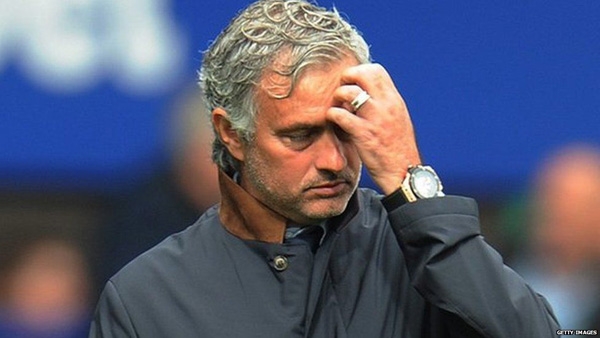 Sao Man Utd công khai chống lệnh HLV Mourinho