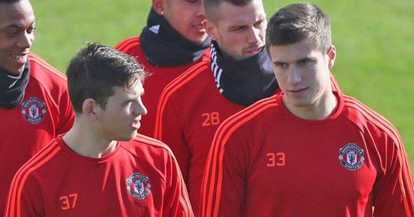 Man Utd chính thức chia tay 2 hậu vệ