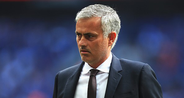 Mourinho vẫn muốn chi tiền mua trung vệ đẳng cấp