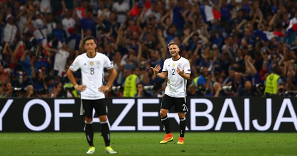 Thương vụ Mustafi khó thành vì Arsenal 'keo kiệt'