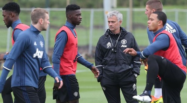 Man Utd vẫn cần mua thêm 3 tân binh nữa để chắc suất Top 4