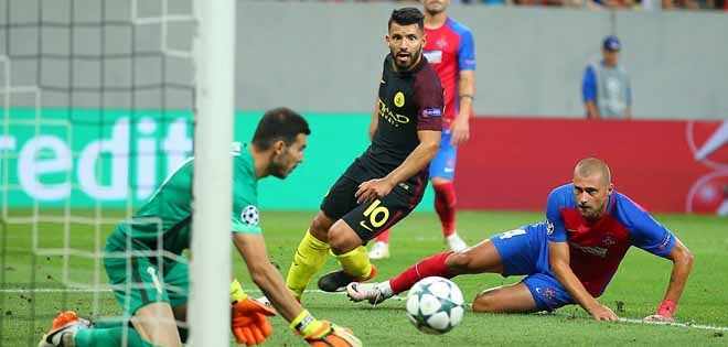 Man City đặt 1 chân vào vòng bảng Champions League