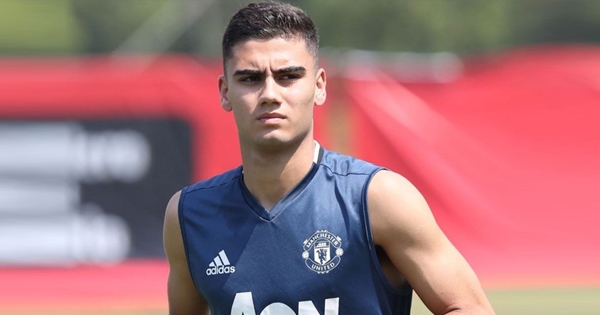 Thêm cầu thủ yêu cầu được rời Man Utd