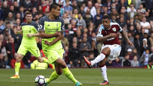 VIDEO: Pha phản công ghi bàn mẫu mực của Burnley trước Liverpool