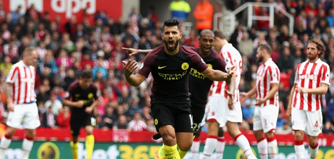 Ghi 3 bàn/2 trận, Aguero vẫn bị Pep Guardiola chê lười biếng
