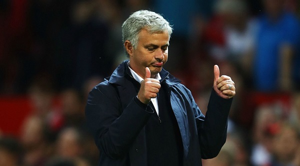 Mourinho bức xúc về quyết định của lãnh đạo Man Utd