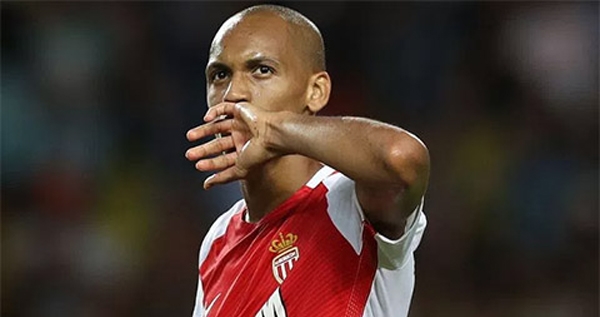 Monaco hét giá bán Fabinho cho Man Utd
