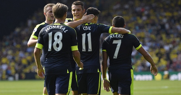 Sanchez tỏa sáng, Arsenal có chiến thắng đầu tiên