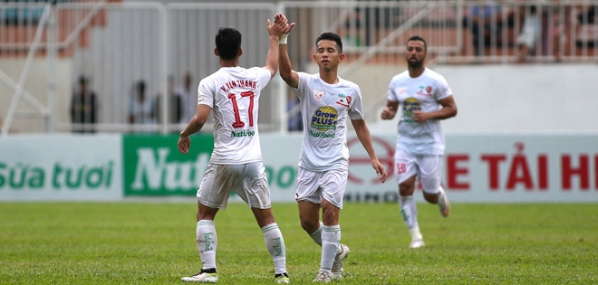 HAGL thanh lý 'cục nợ' sau khi trụ hạng thành công