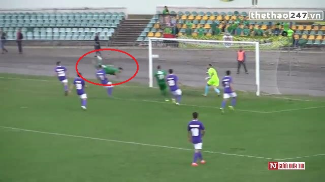 VIDEO: Pha ghi bàn kiểu bọ cạp tinh tế như Ibrahimovic