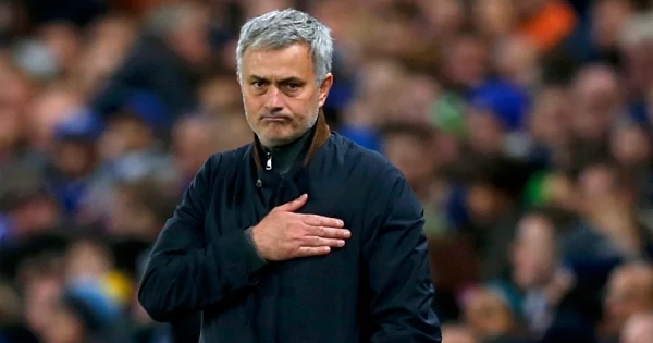 Mourinho nhận giải thưởng: ‘Doping’ cho derby Manchester