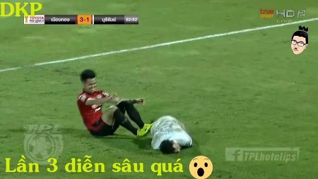 VIDEO: Xuất hiện cầu thủ 'siêu ăn vạ' tại giải VĐQG Thái lan
