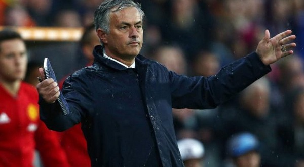 Mục tiêu hàng đầu của Man Utd bất ngờ ký hợp đồng mới