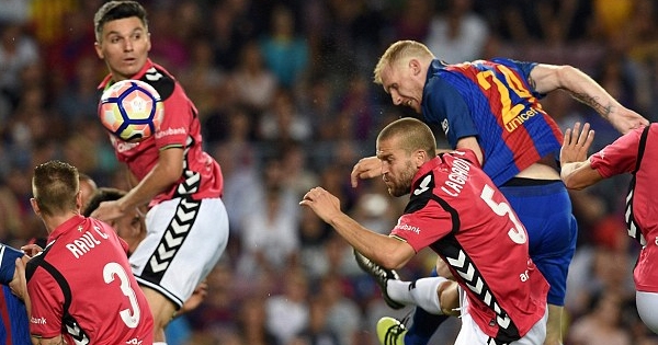 Barca thua sốc tân binh Alaves