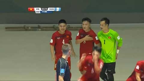 VIDEO: Minh Trí lập hattrick, nâng tỷ số lên 3-1 cho ĐTVN