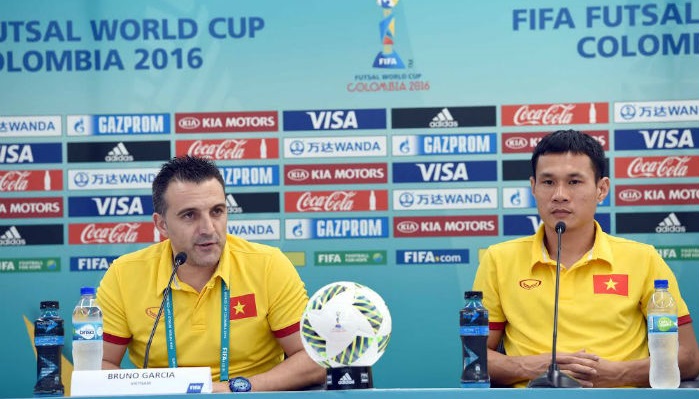 HLV Bruno lên tiếng sau trận thua của futsal Việt Nam