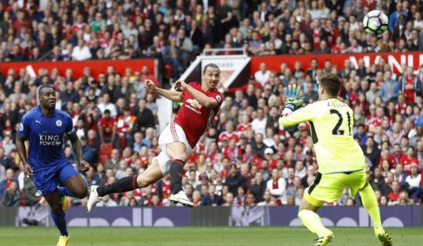 VIDEO: Ibra bỏ lỡ sau màn phối hợp tấn công tuyệt đẹp với Pogba