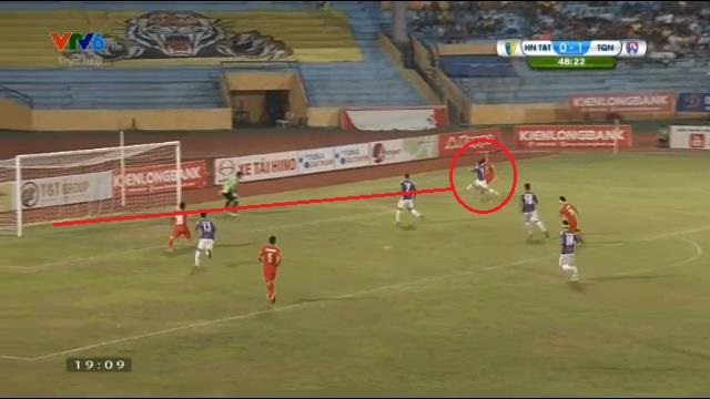 VIDEO: Bàn thắng từ góc siêu hẹp của hậu vệ Than Quảng Ninh