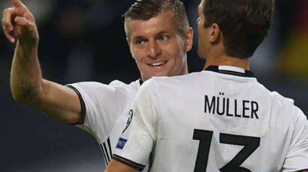 Video bàn thắng: Đức 3-0 CH Séc (Vòng loại World Cup 2018)