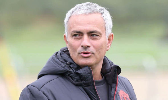Mourinho tiếp tục ưu ái các cầu thủ MU