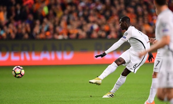 VIDEO: Cú sút xa xuất thần của Pogba vs Hà Lan