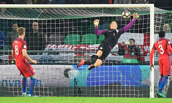 VIDEO: Joe Hart cản phá xuất thần giúp ĐT Anh thoát thua trước Slovenia