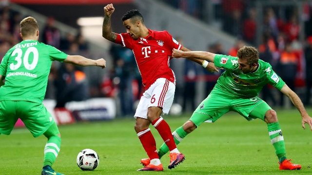 Video bàn thắng: Bayern Munich 2-0 M'gladbach (Vòng 8 - Bundesliga)