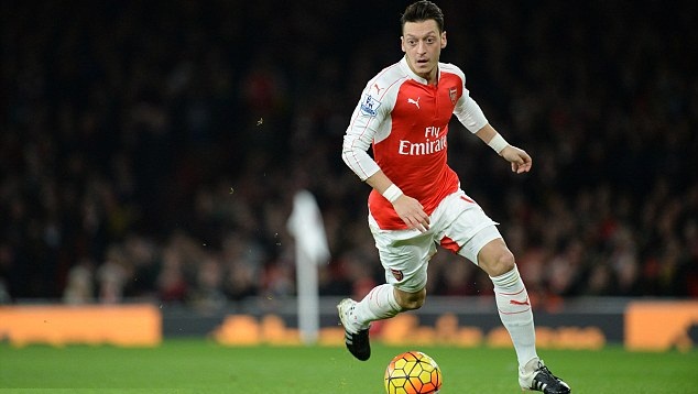 Tin bóng đá Anh 3/11: Leicester lập kỷ lục, Ozil mất chức Vua chuyền bóng tại Premier League