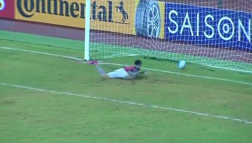 VIDEO: Bàn thua ngớ ngẩn của thủ môn U16 Triều Tiên bị kết luận bán độ