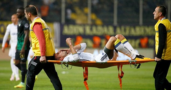 Robin Van Persie nói về chấn thương mắt