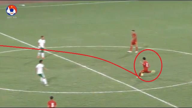 VIDEO: Ngọc Hải kiến tạo đẳng cấp giúp Văn Toàn nâng tỷ số lên 3-2