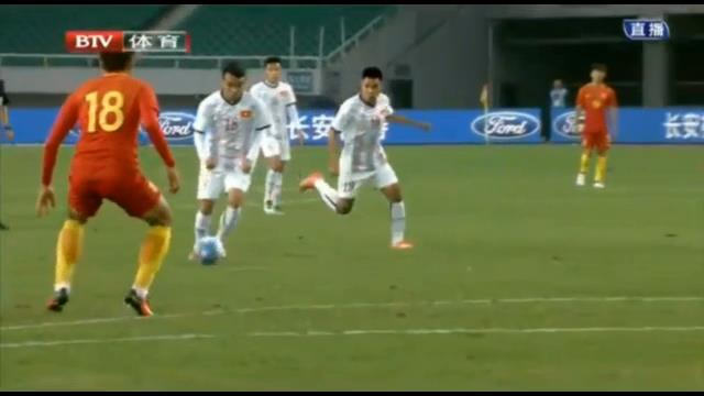 VIDEO: Thanh Tùng sút xa đẹp mắt gỡ hòa cho U22 Việt Nam