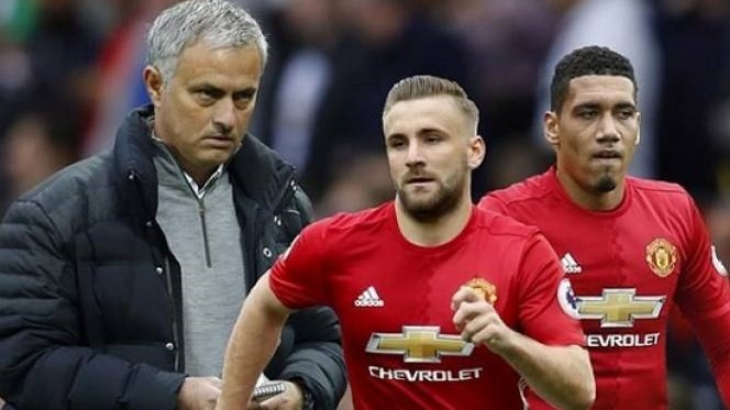 Tin bóng đá Anh 9/11: HLV tuyển Anh ‘bật’ Mourinho, HLV Wenger nhận tin dữ