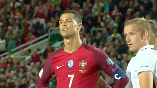 VIDEO: Ronaldo ghi tuyệt phẩm và bỏ lỡ penalty trước Latvia