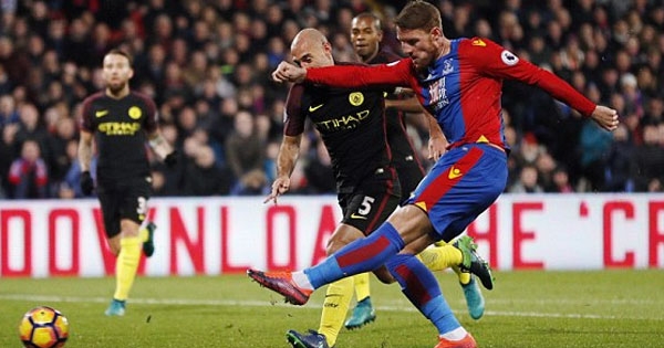 Yaya Toure lập cú đúp, Man City nhọc nhằn hạ Crystal Palace