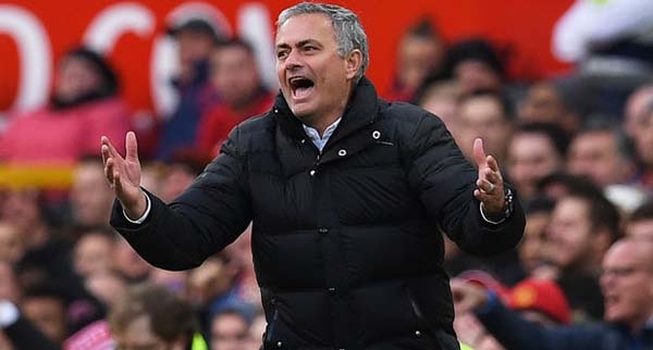 Tin tức MU 21/11: Mou nhận cuộc gọi từ người đặc biệt sau trận Arsenal