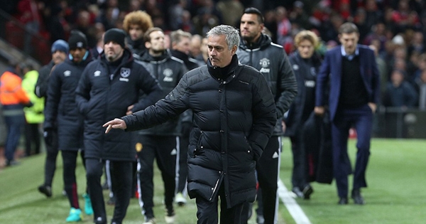 Tin tức MU 28/11: Mourinho nhận án phạt nặng vì phản ứng trọng tài