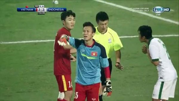 VIDEO: Khi Quế Ngọc Hải lần đầu sắm vai thủ môn ĐTVN