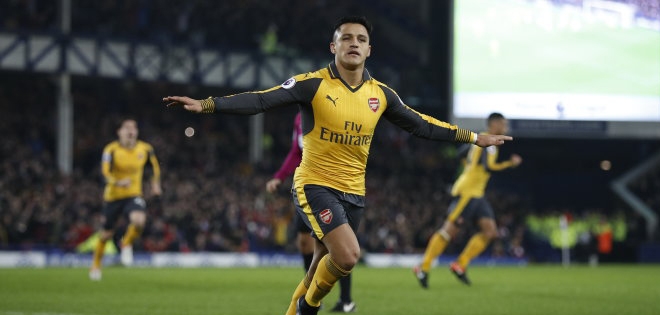 Sanchez nổ súng, Arsenal vẫn thua ngược Everton