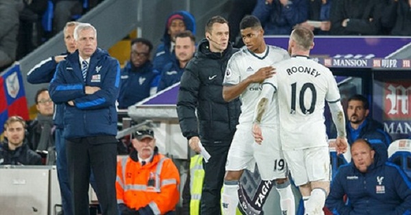Tiết lộ lý do Rooney nổi cáu trước mặt Mourinho