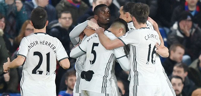 Ibrahimovic mang về ba điểm nghẹt thở trước Crystal Palace